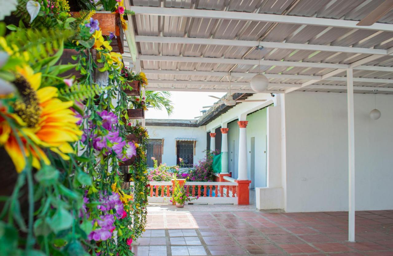 Hostal Maranatha Santa Marta  Exterior photo